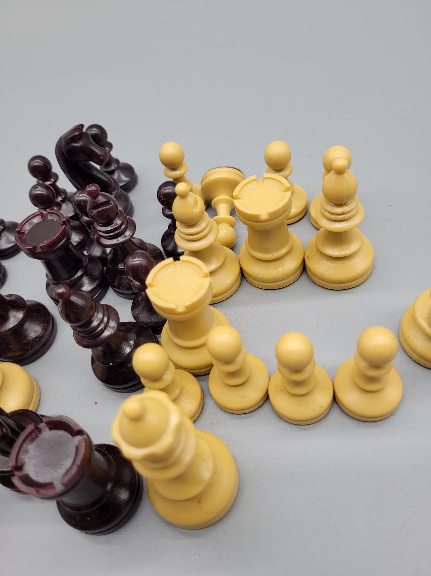 Klassisches Schachspiel Schachfiguren Set aus 32 Figuren