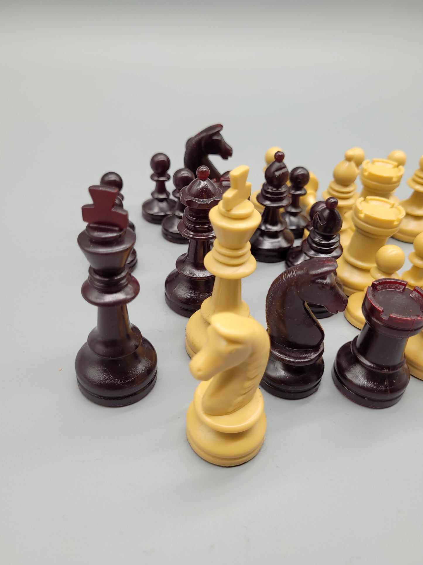 Klassisches Schachspiel Schachfiguren Set aus 32 Figuren