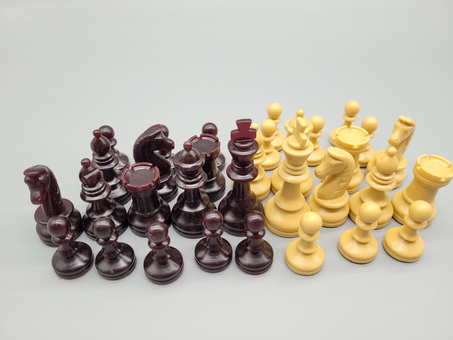 Klassisches Schachspiel Schachfiguren Set aus 32 Figuren