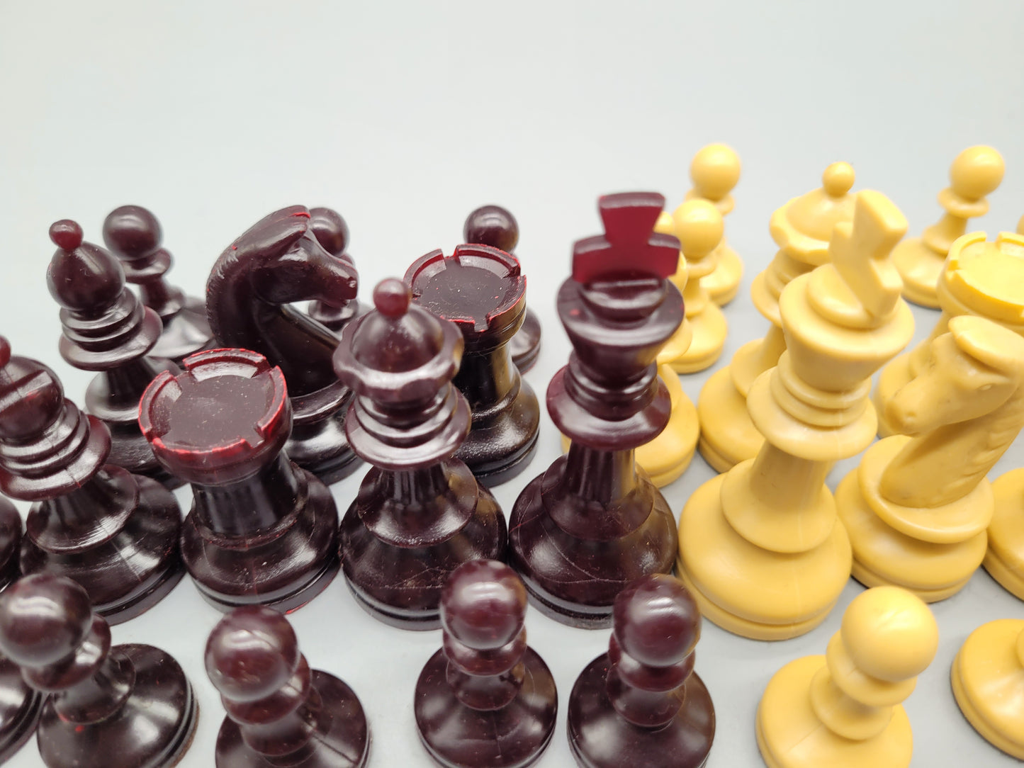 Klassisches Schachspiel Schachfiguren Set aus 32 Figuren