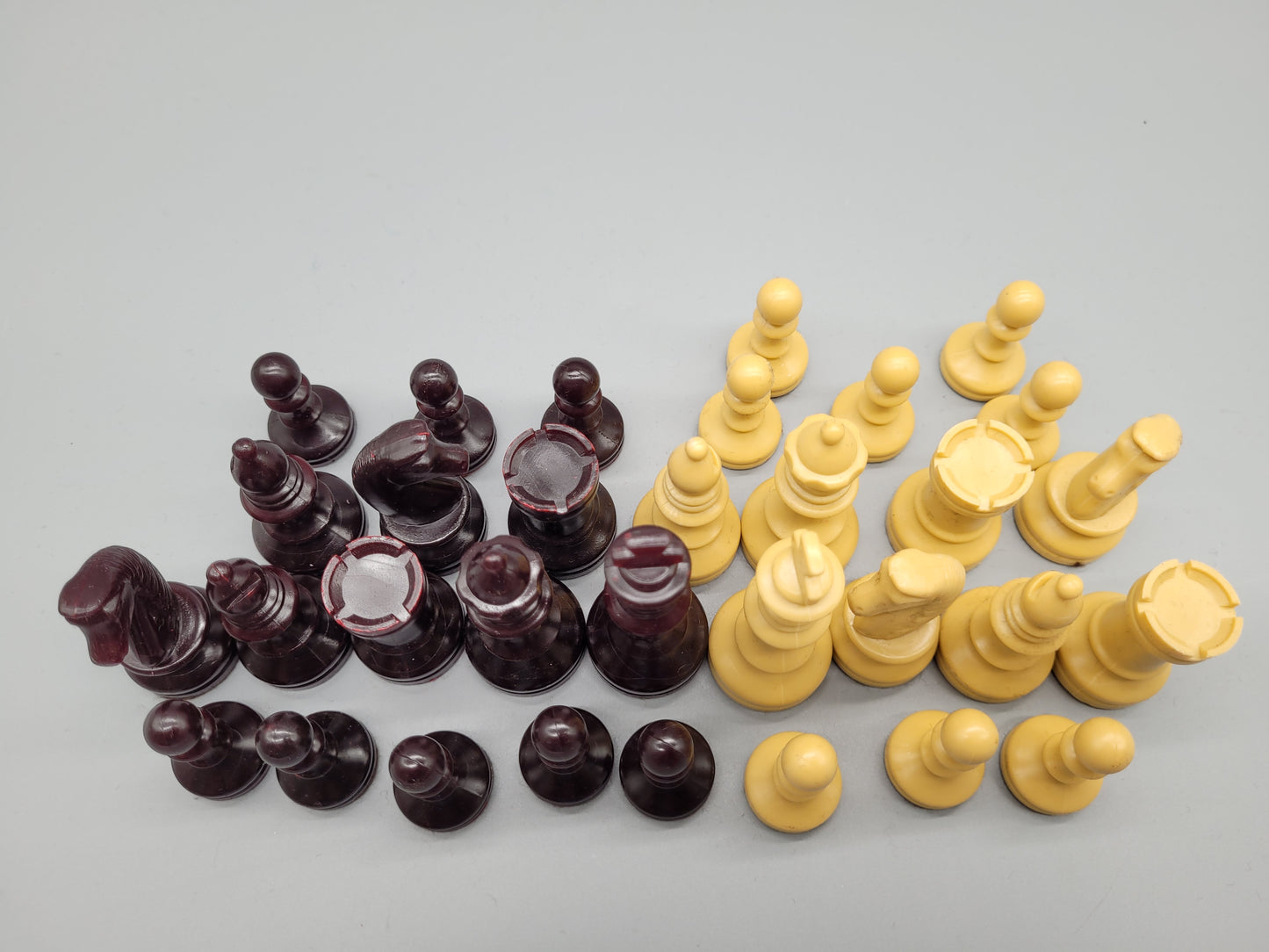 Klassisches Schachspiel Schachfiguren Set aus 32 Figuren