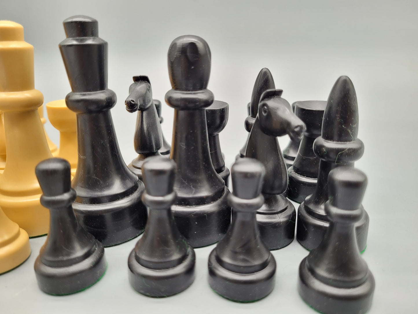 Klassisches Schachspiel Schachfiguren Set aus 32 Figuren