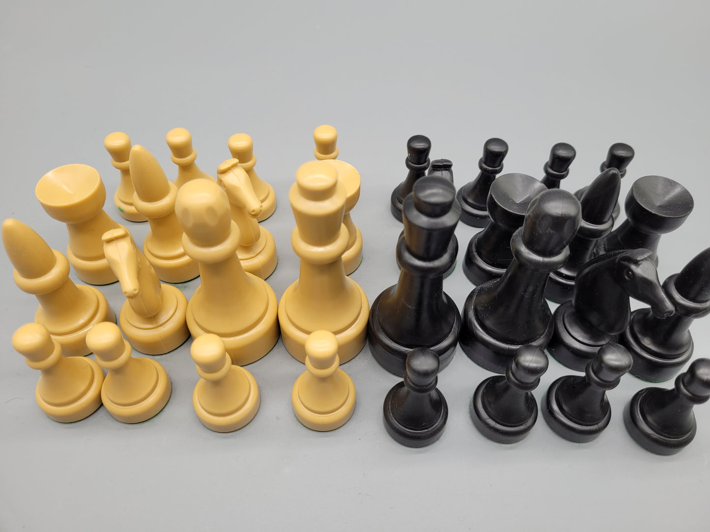 Klassisches Schachspiel Schachfiguren Set aus 32 Figuren