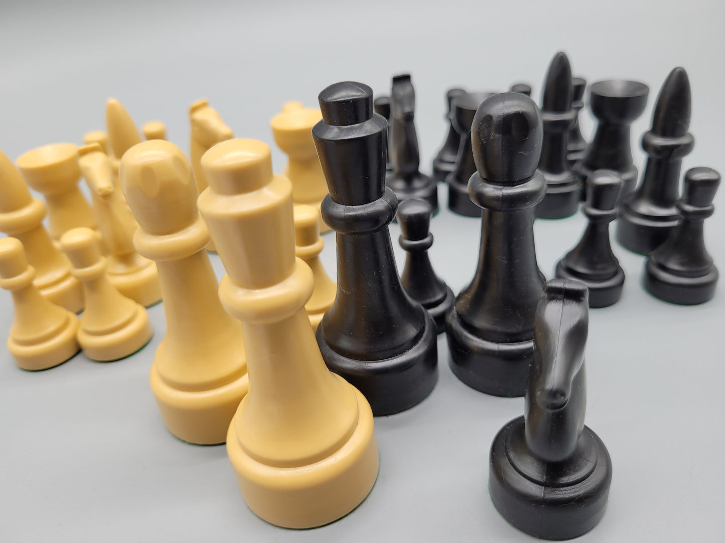 Klassisches Schachspiel Schachfiguren Set aus 32 Figuren