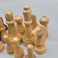 Edles Handgeschnitztes Schachspiel, 32 Figuren inklusive Schachbrett