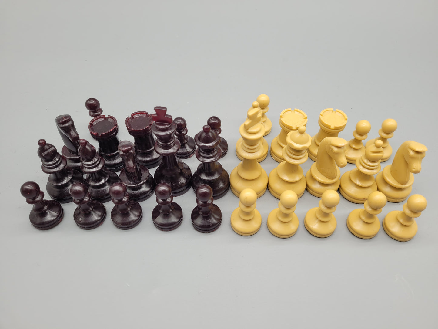 Klassisches Schachspiel Schachfiguren Set aus 32 Figuren