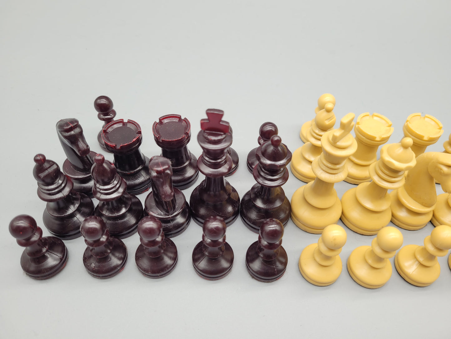 Klassisches Schachspiel Schachfiguren Set aus 32 Figuren