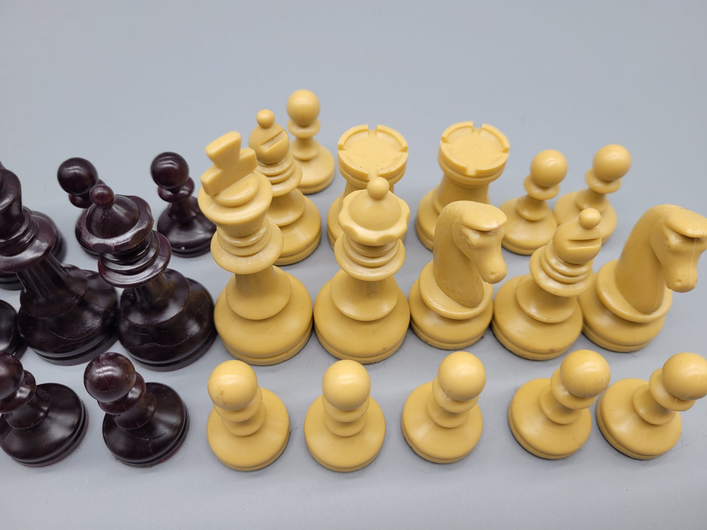 Klassisches Schachspiel Schachfiguren Set aus 32 Figuren