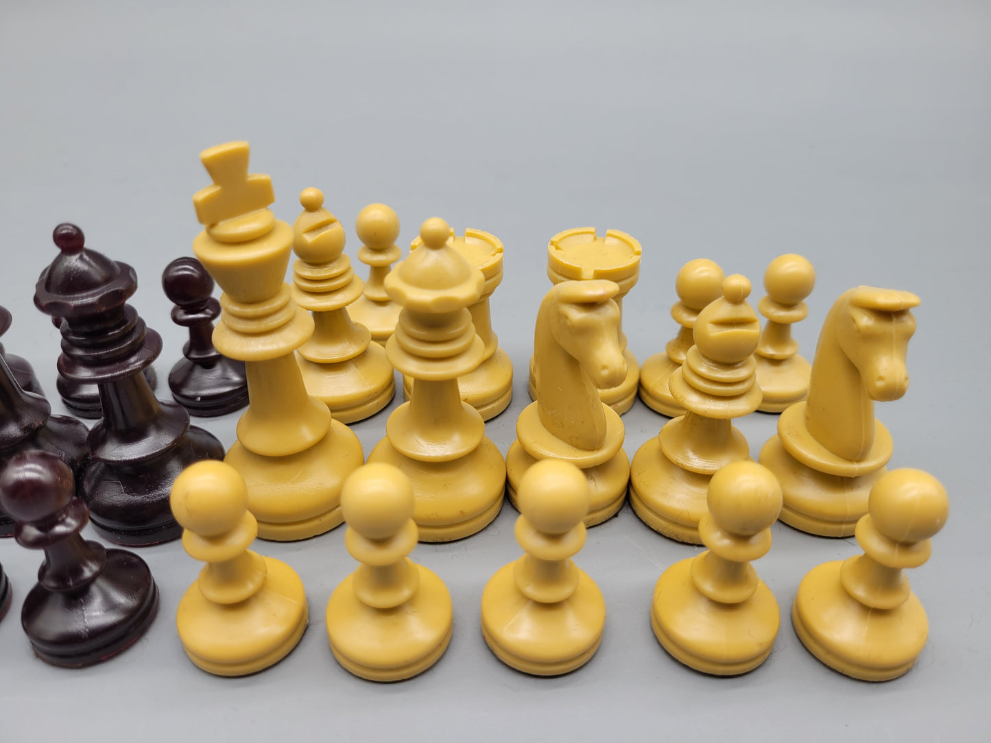 Klassisches Schachspiel Schachfiguren Set aus 32 Figuren