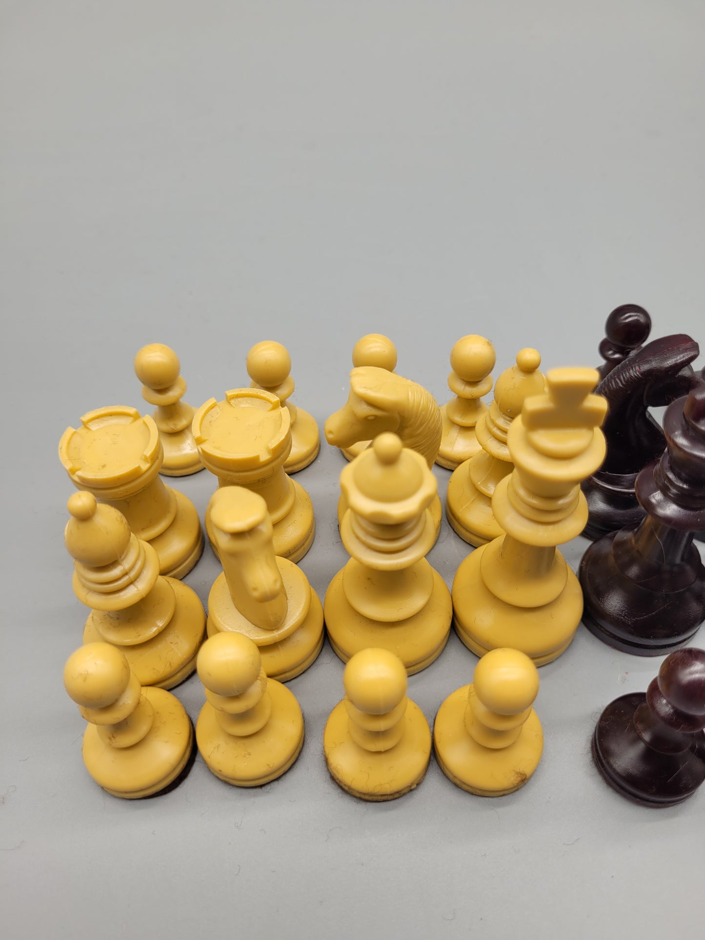 Klassisches Schachspiel Schachfiguren Set aus 32 Figuren