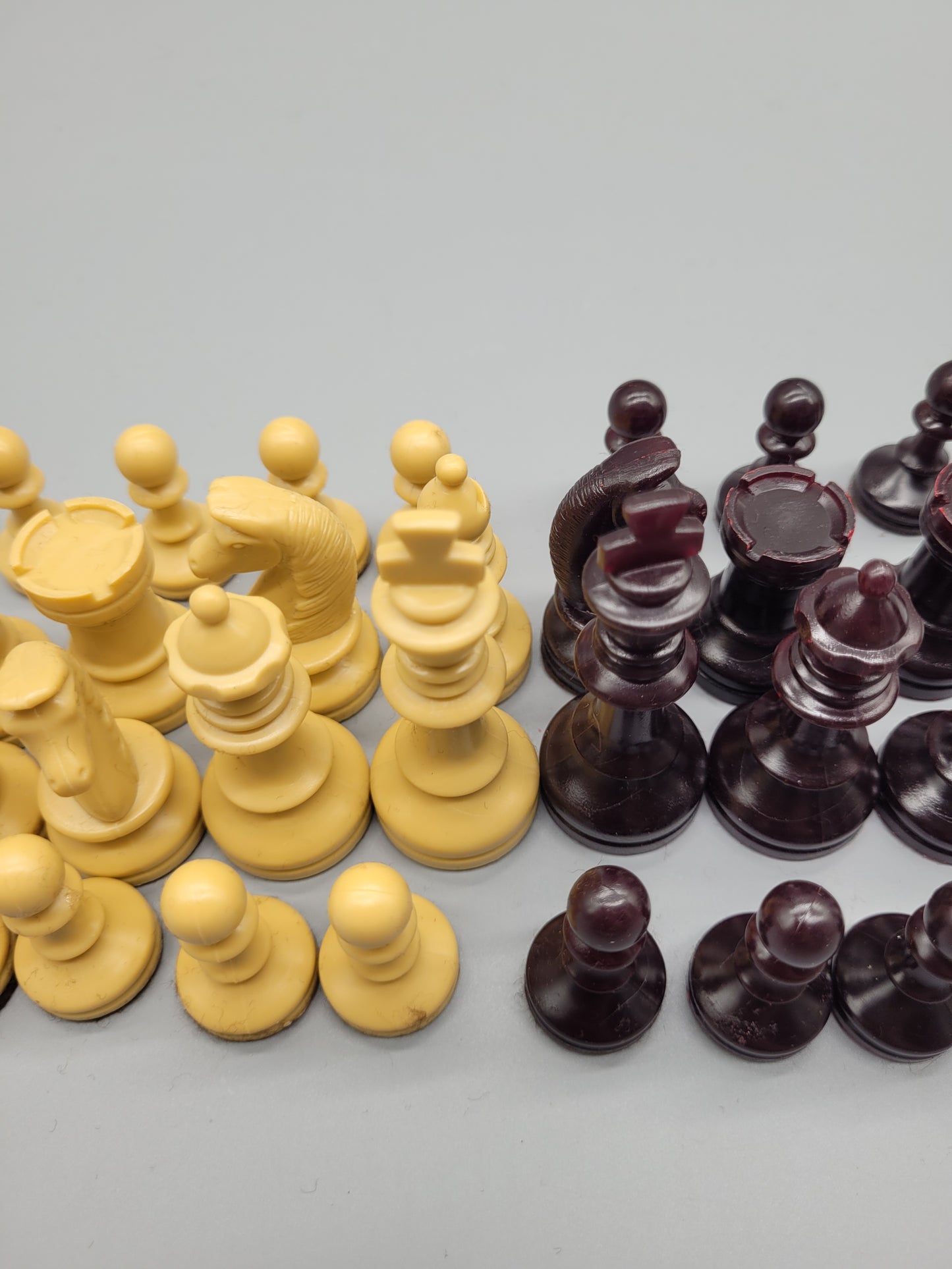 Klassisches Schachspiel Schachfiguren Set aus 32 Figuren