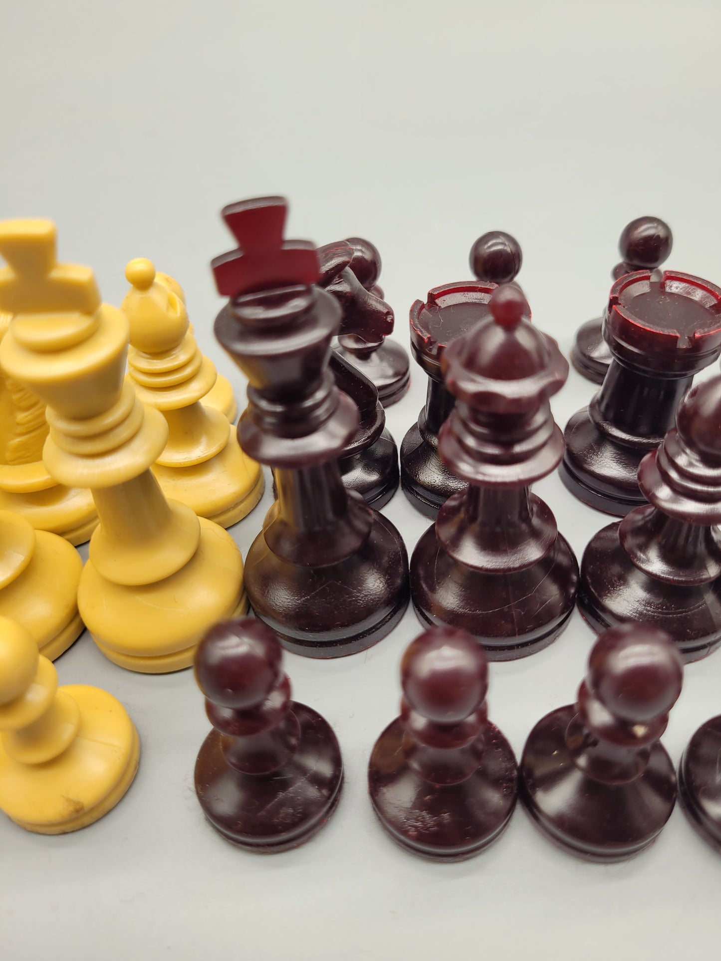 Klassisches Schachspiel Schachfiguren Set aus 32 Figuren