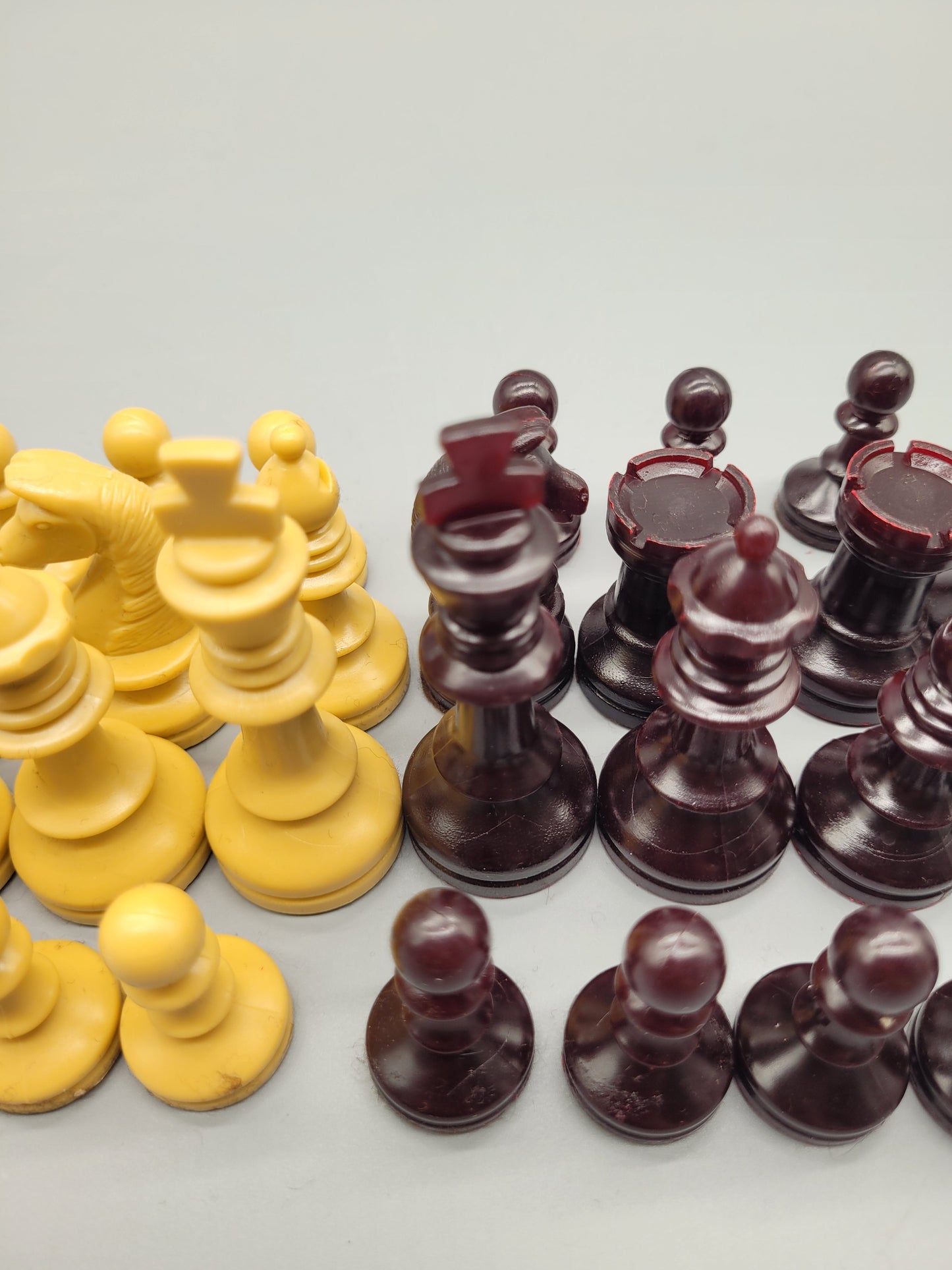 Klassisches Schachspiel Schachfiguren Set aus 32 Figuren