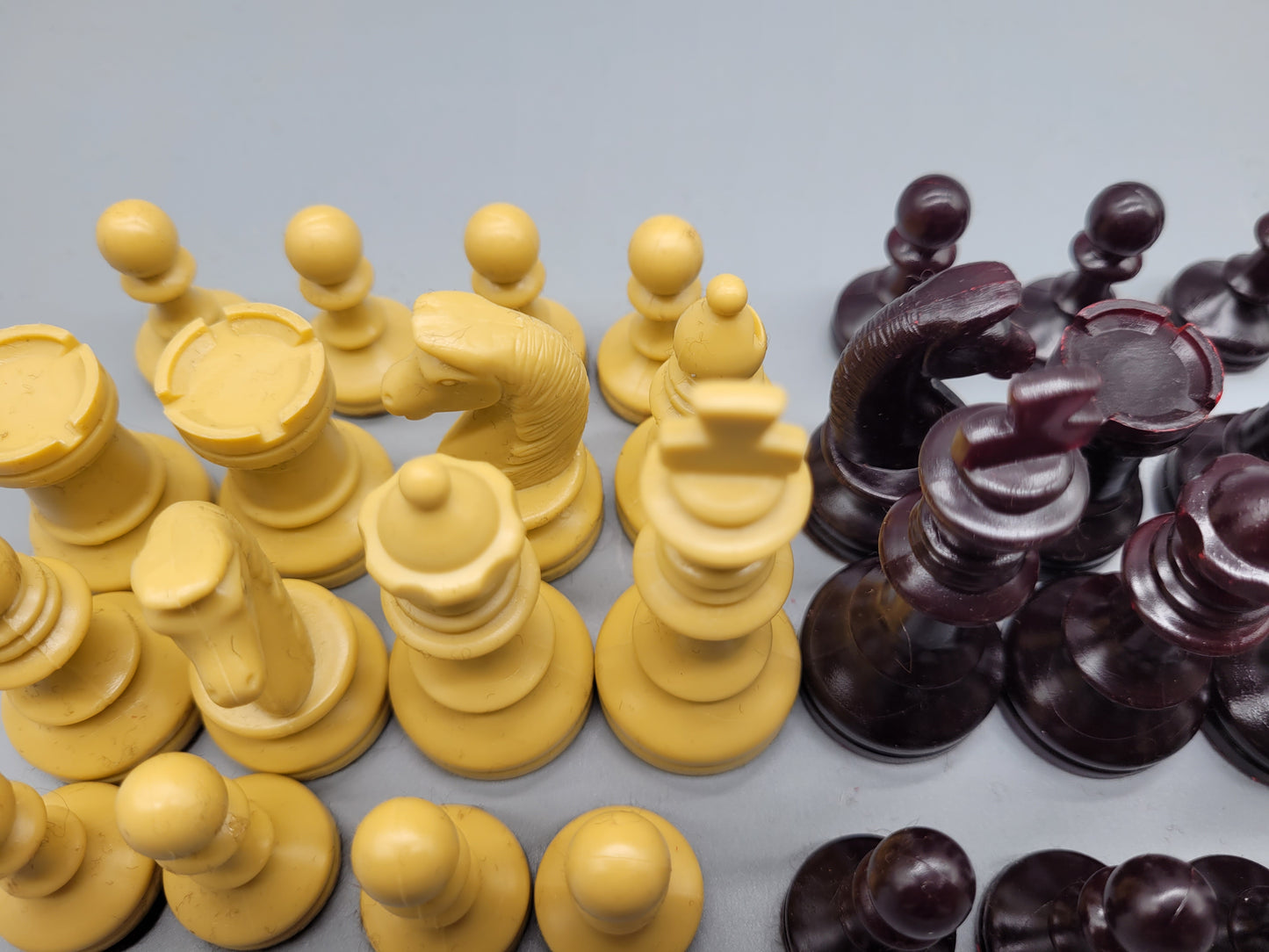 Klassisches Schachspiel Schachfiguren Set aus 32 Figuren