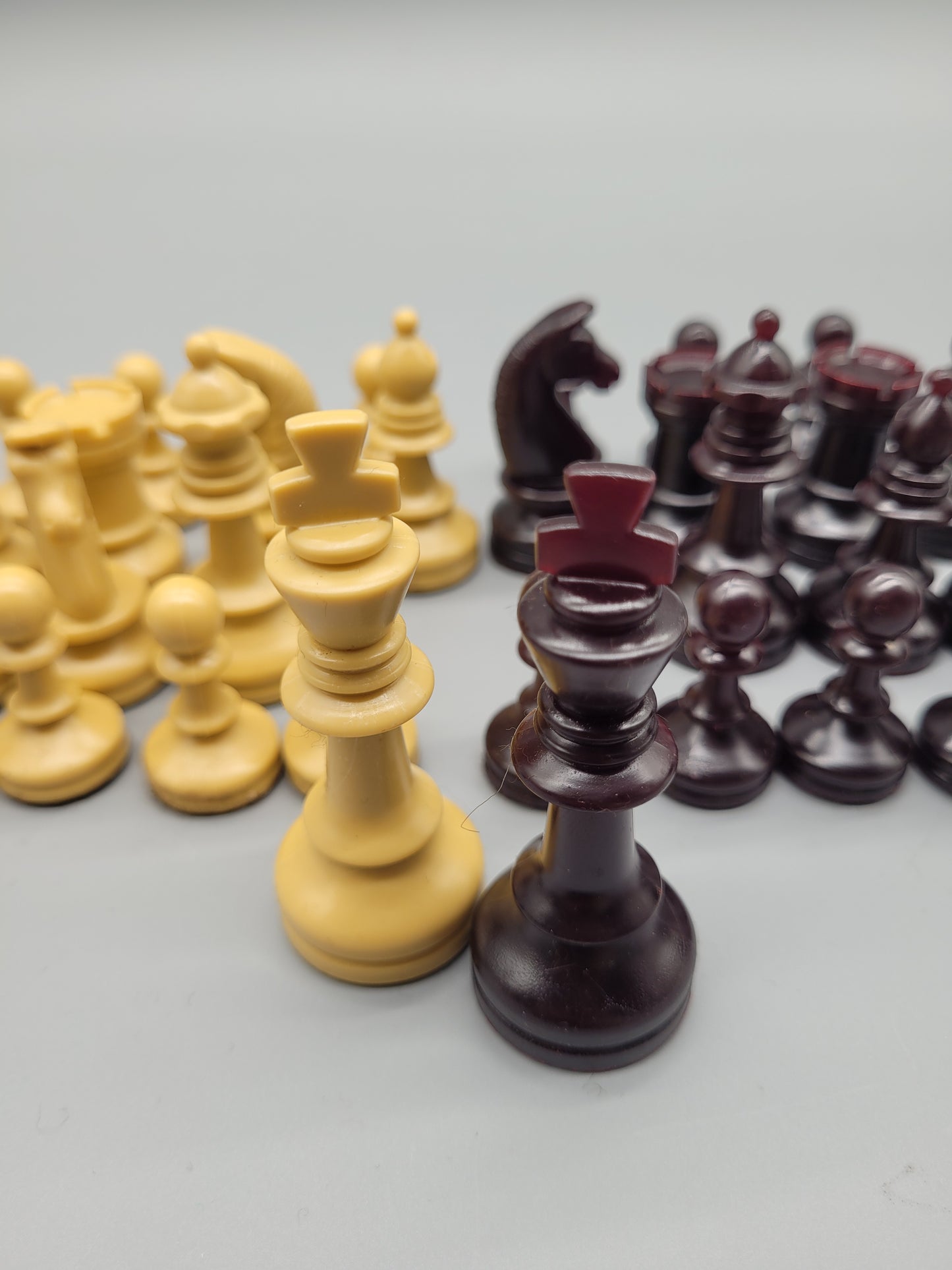 Klassisches Schachspiel Schachfiguren Set aus 32 Figuren