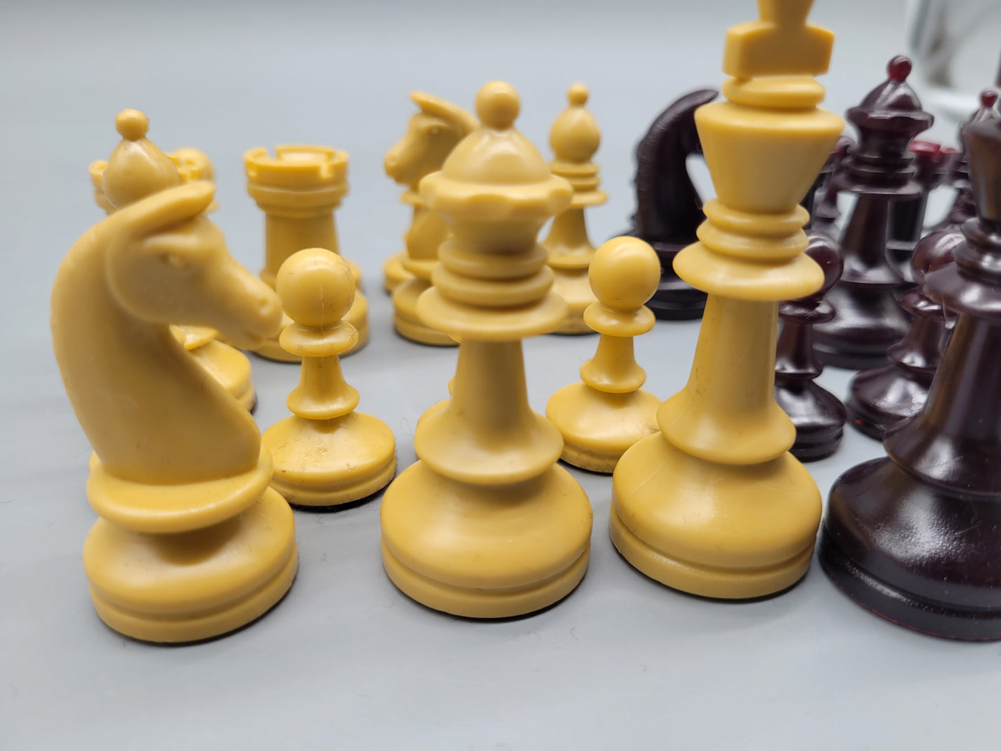 Klassisches Schachspiel Schachfiguren Set aus 32 Figuren