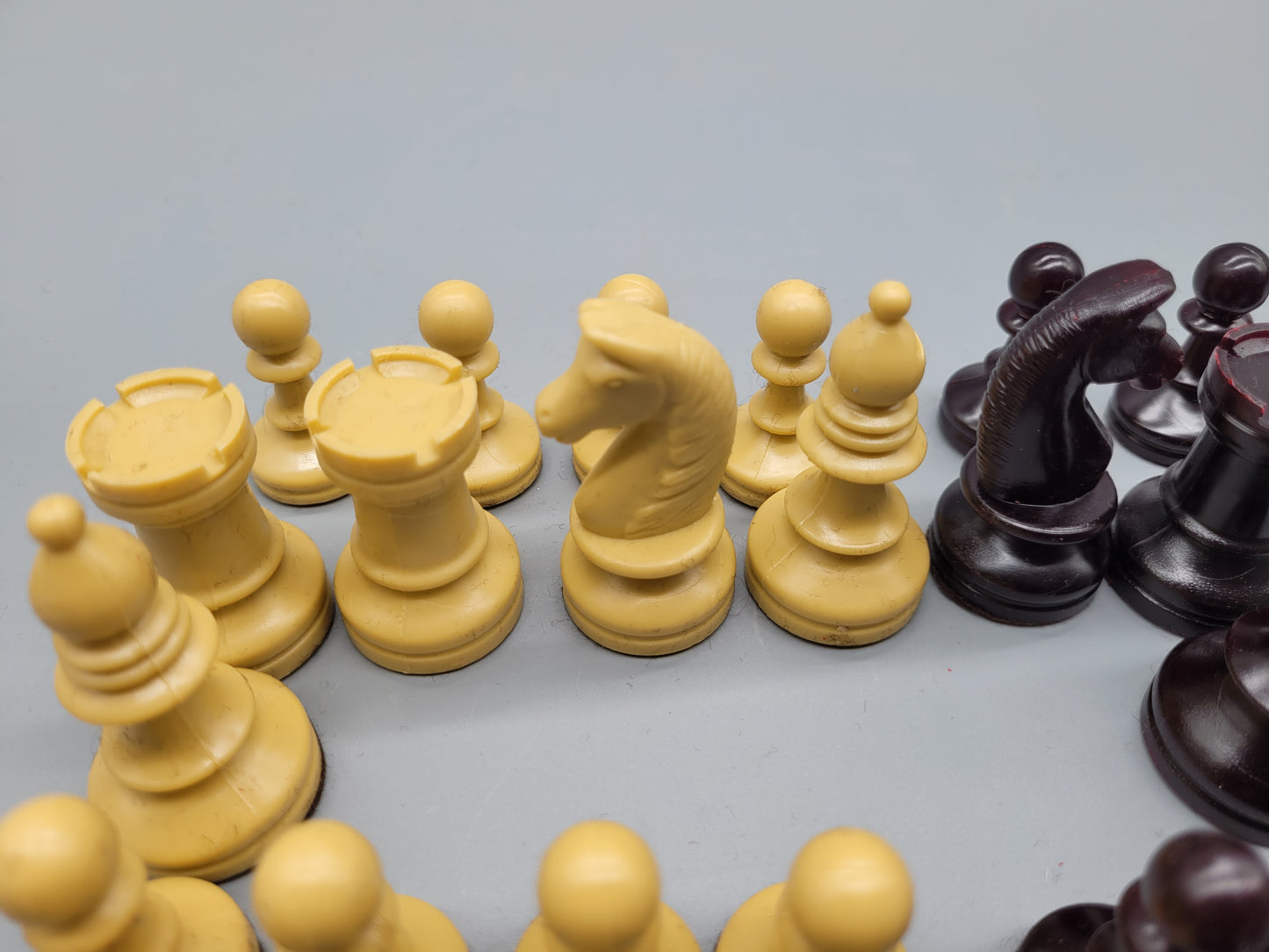 Klassisches Schachspiel Schachfiguren Set aus 32 Figuren