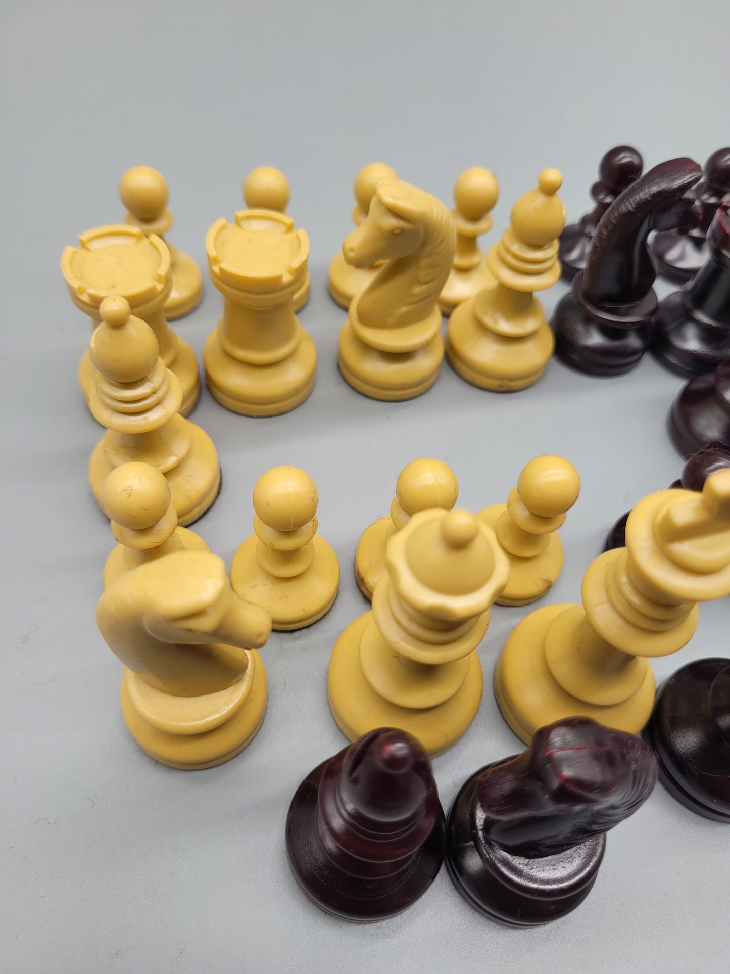 Klassisches Schachspiel Schachfiguren Set aus 32 Figuren