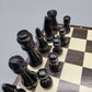 Ein Klassiker, 32 Handgeschnitzte Schachfiguren inklusive Spielbrett