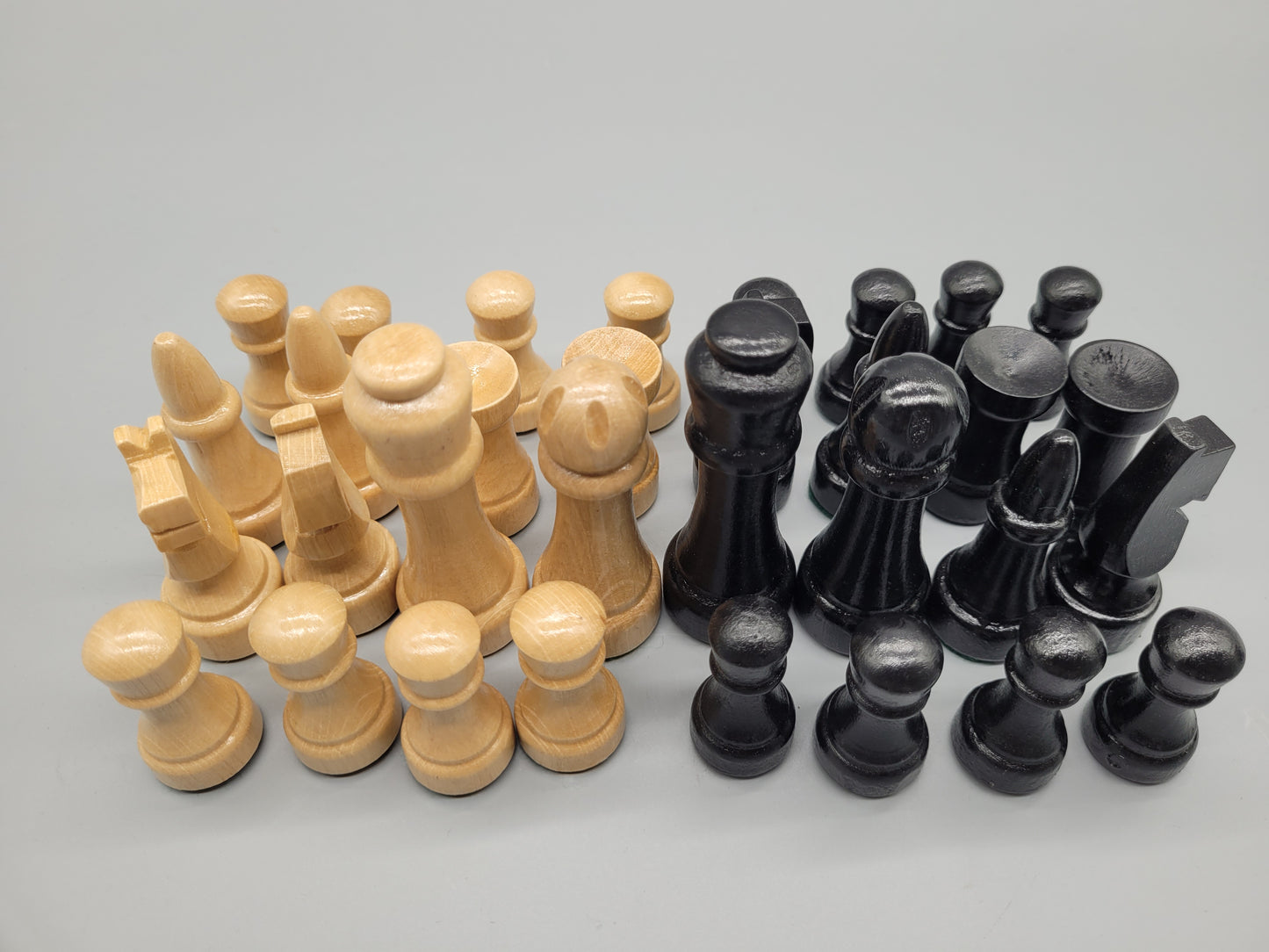 Klassisches Schachspiel, Handgeschnitzte Schachfiguren 32 Stk.