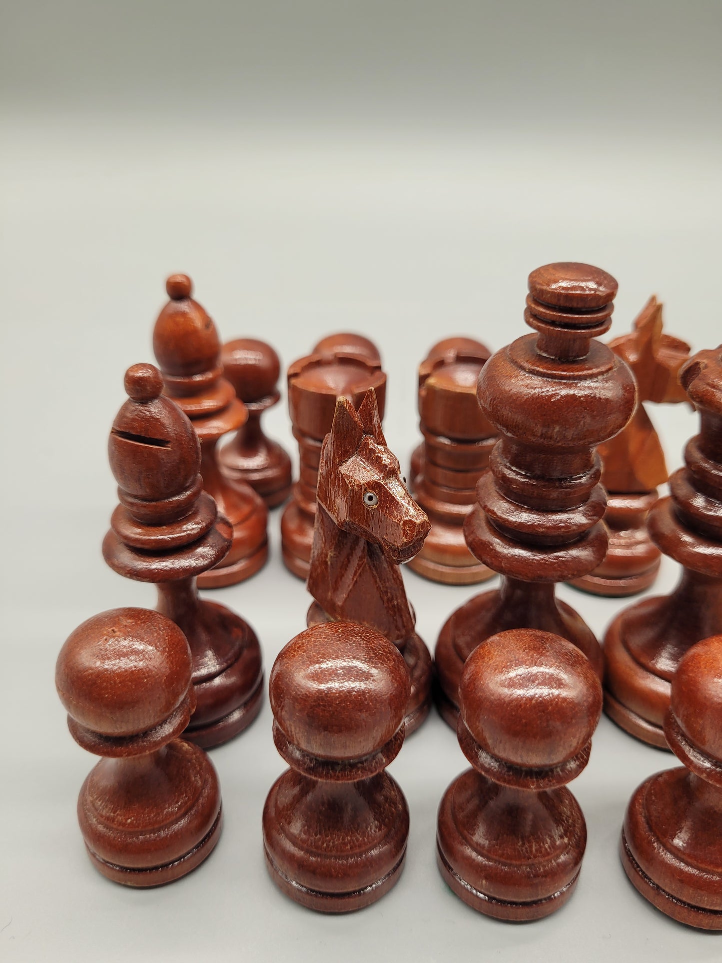 Handgeschnitzte Holz Schachfiguren, Echte Handarbeit 32 Figuren
