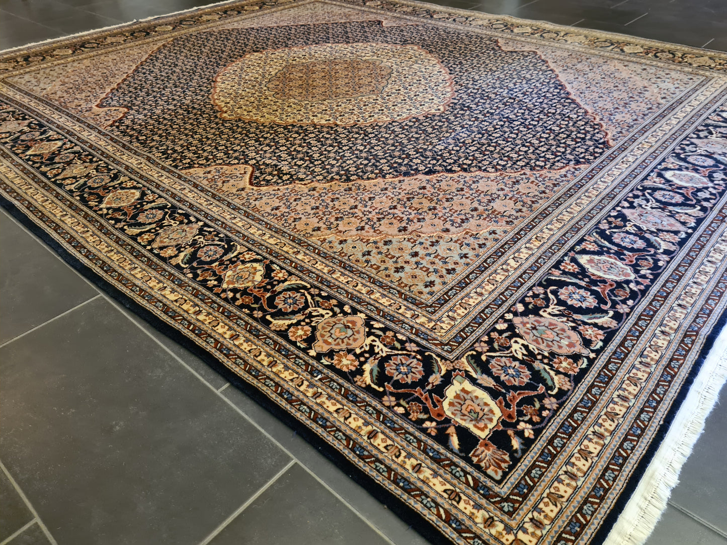 Feiner Handgeknüpfter Orientteppich – Perser Isfahan Teppich 295x250cm