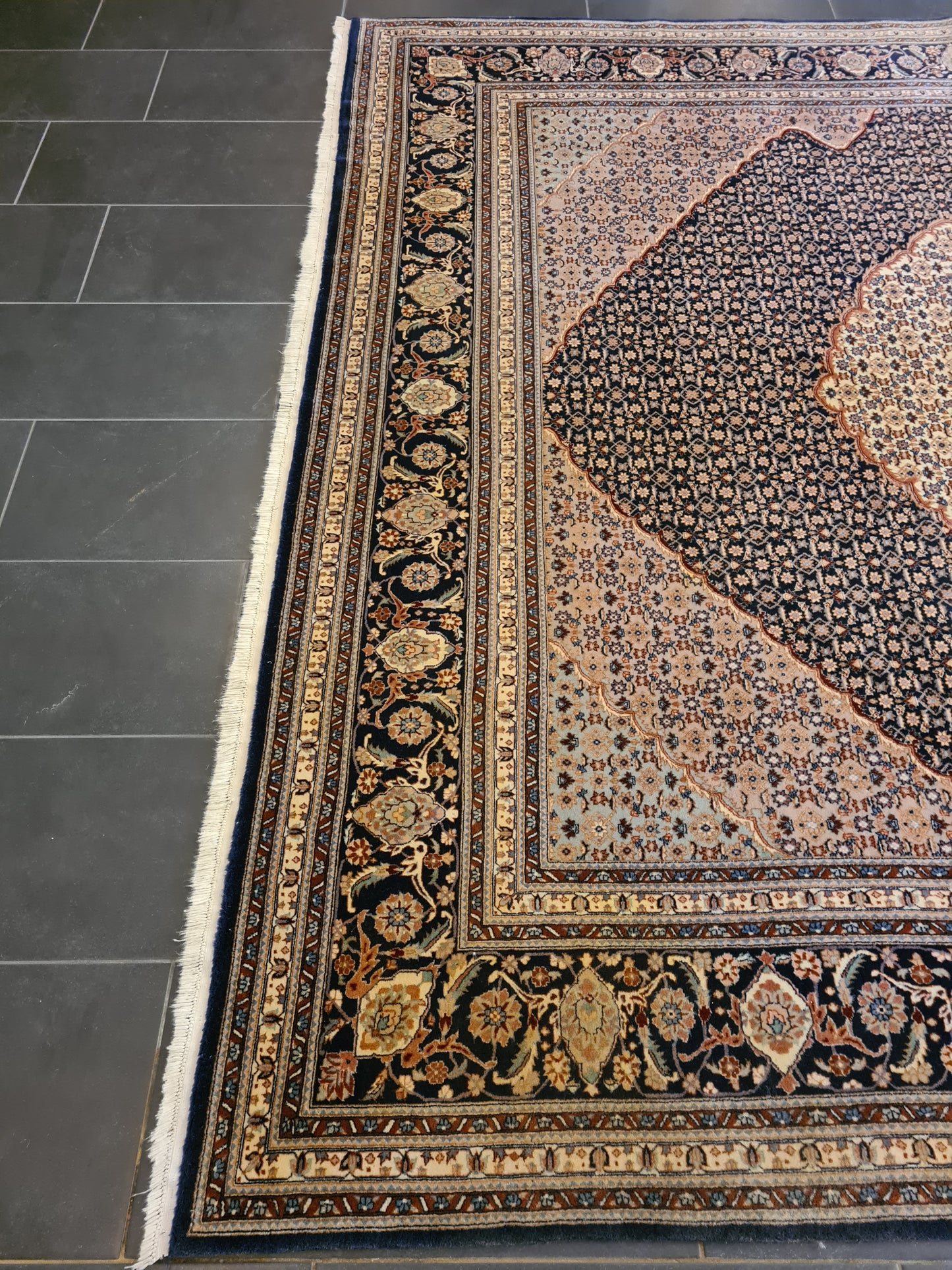 Feiner Handgeknüpfter Orientteppich – Perser Isfahan Teppich 295x250cm