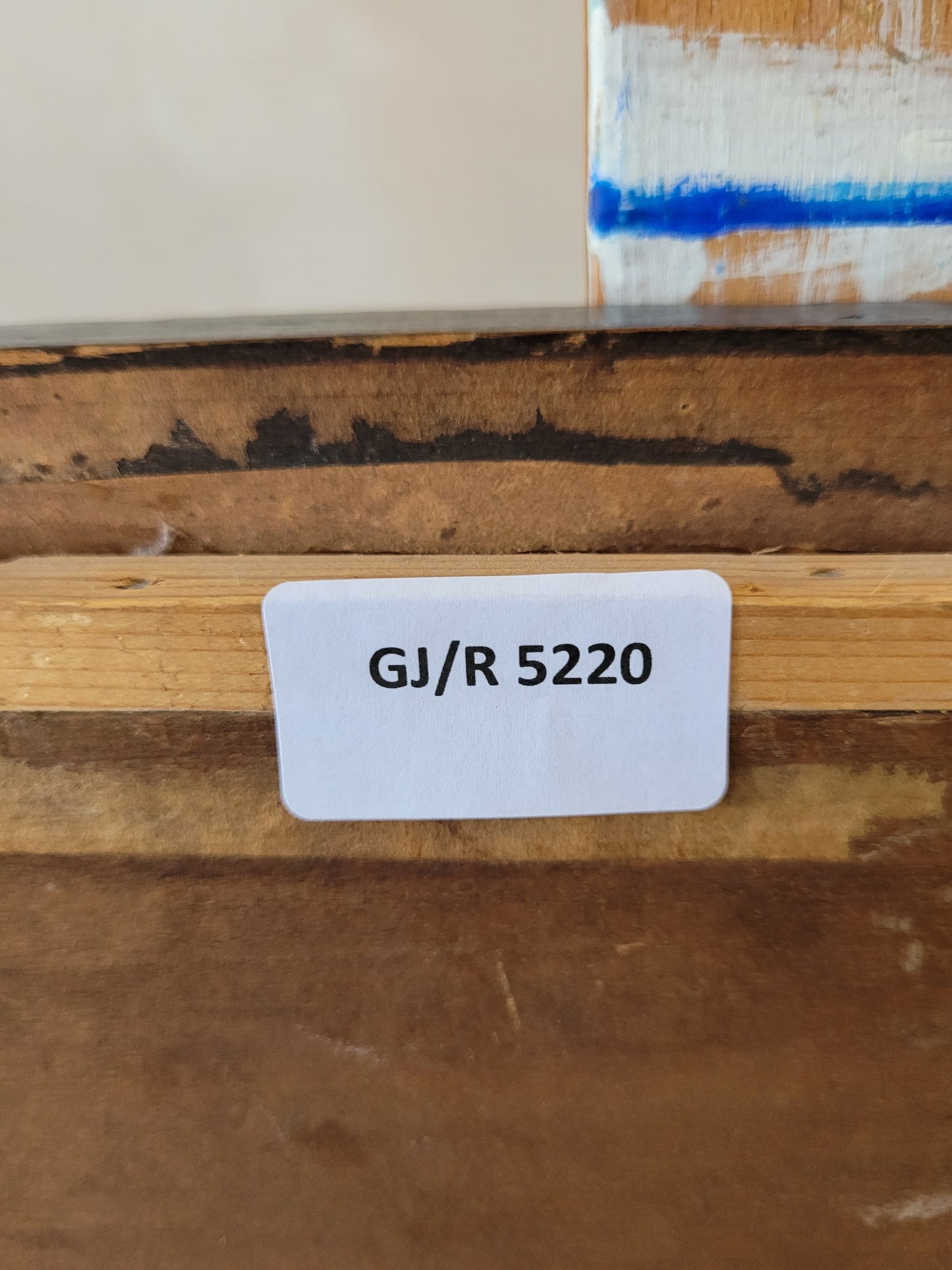 Handgeschnitztes Relief auf Holz Arabische Oase in der Wüste