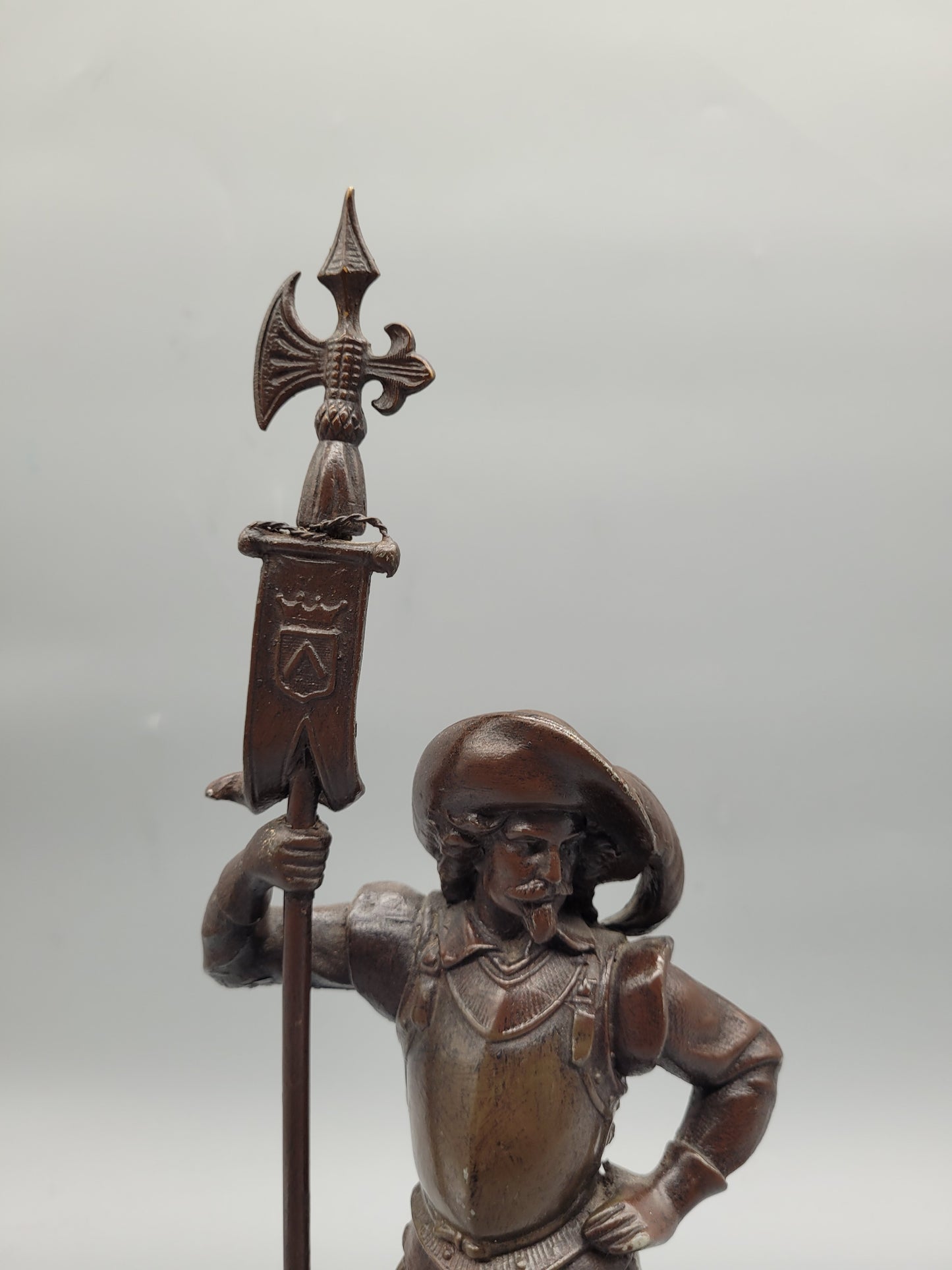 Bronze Skulptur Torwächter Landsknecht in Uniform ca. 2kg