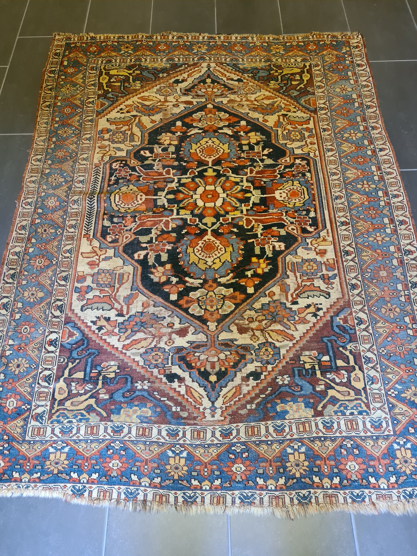 Antiker Feiner Perser-Teppich Bachtiar – Handgeknüpftes Sammlerstück 190x137cm