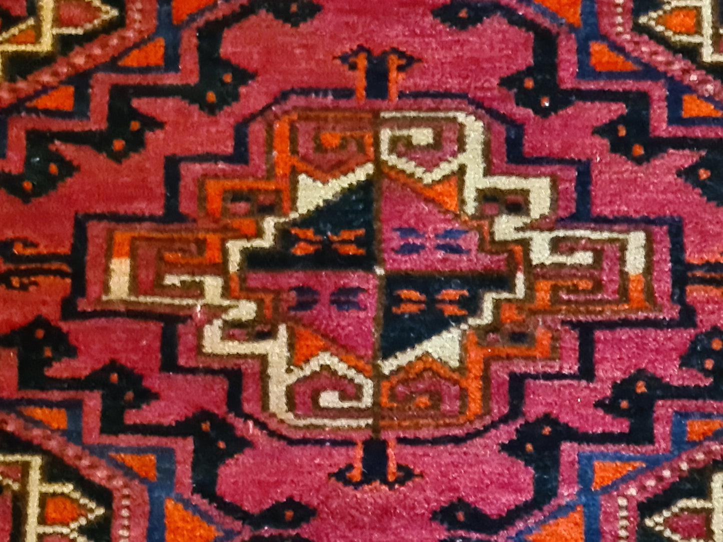 Antiker Turkman Teppich – Sammlerstück aus Turkmenistan 136x79cm