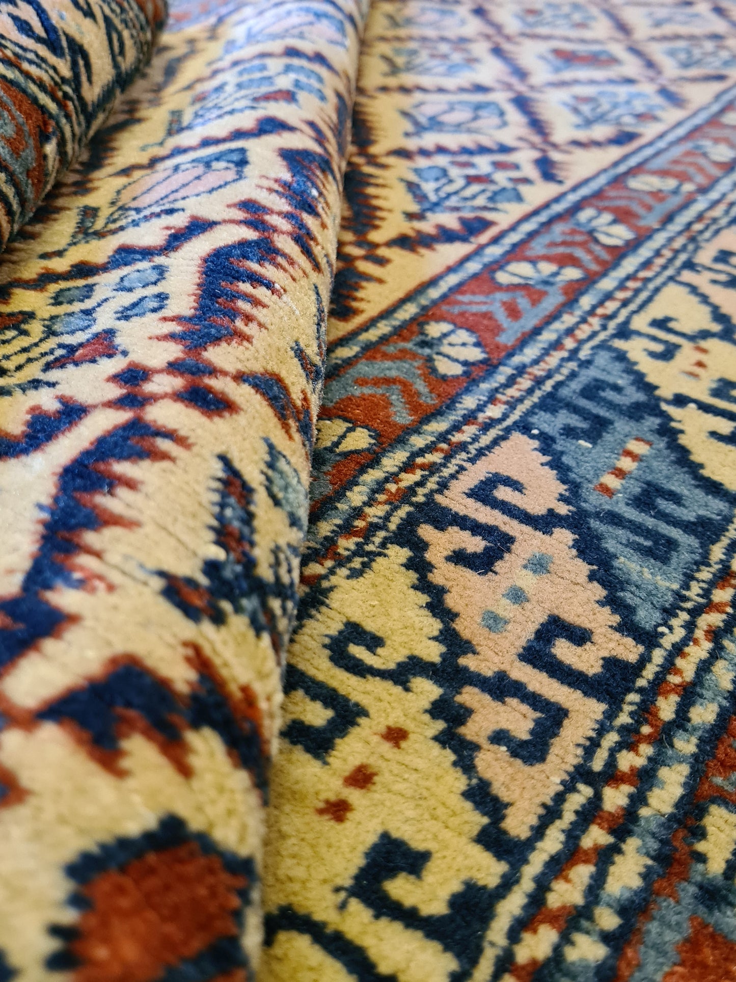 Kasak Teppich Ein Feines Sammlerstück mit Kaukasischen Wurzeln 149x90cm