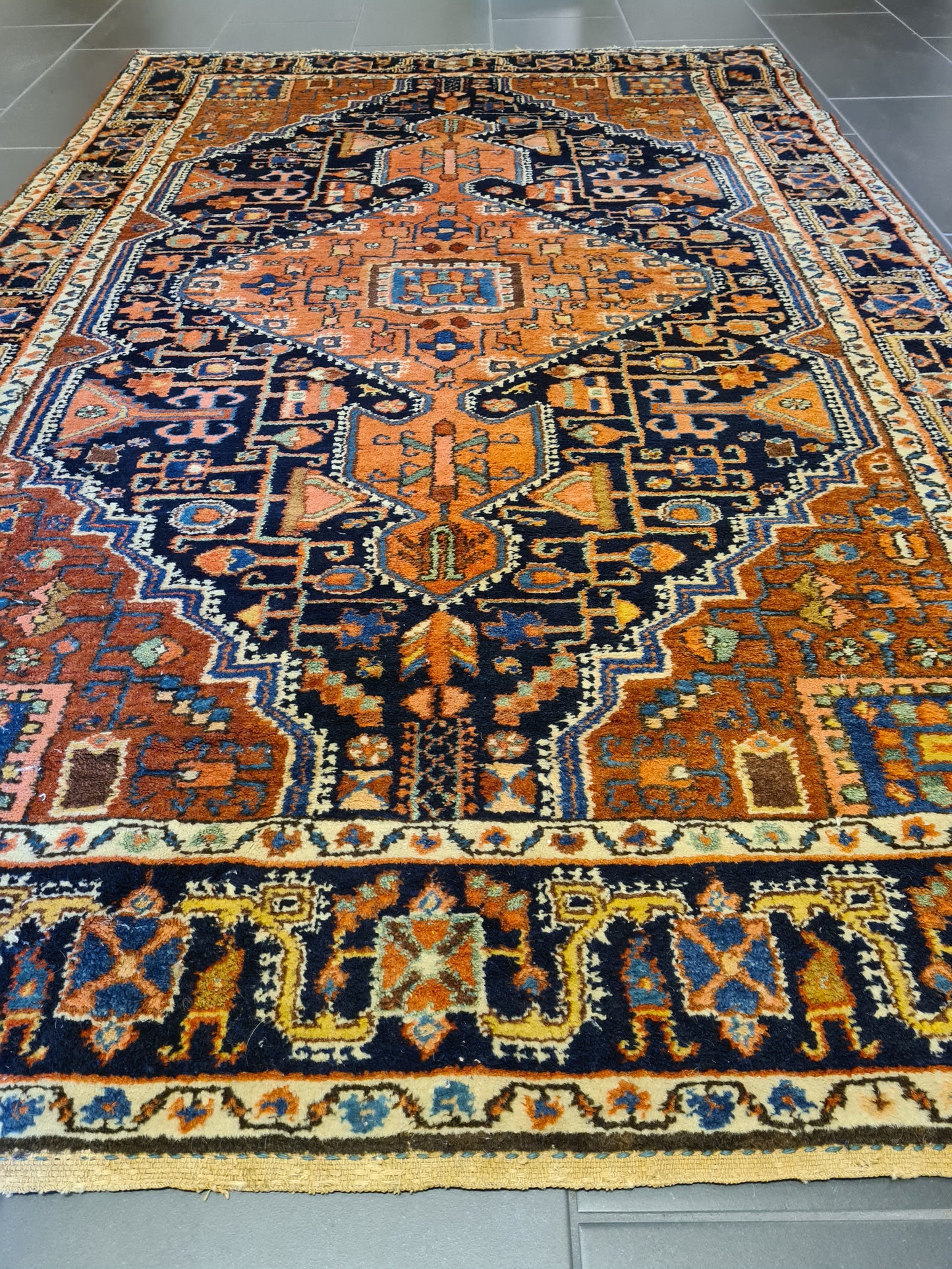 Antiker Persischer Fergahan Teppich – Handgeknüpftes Orient-Kunstwerk 213x133cm