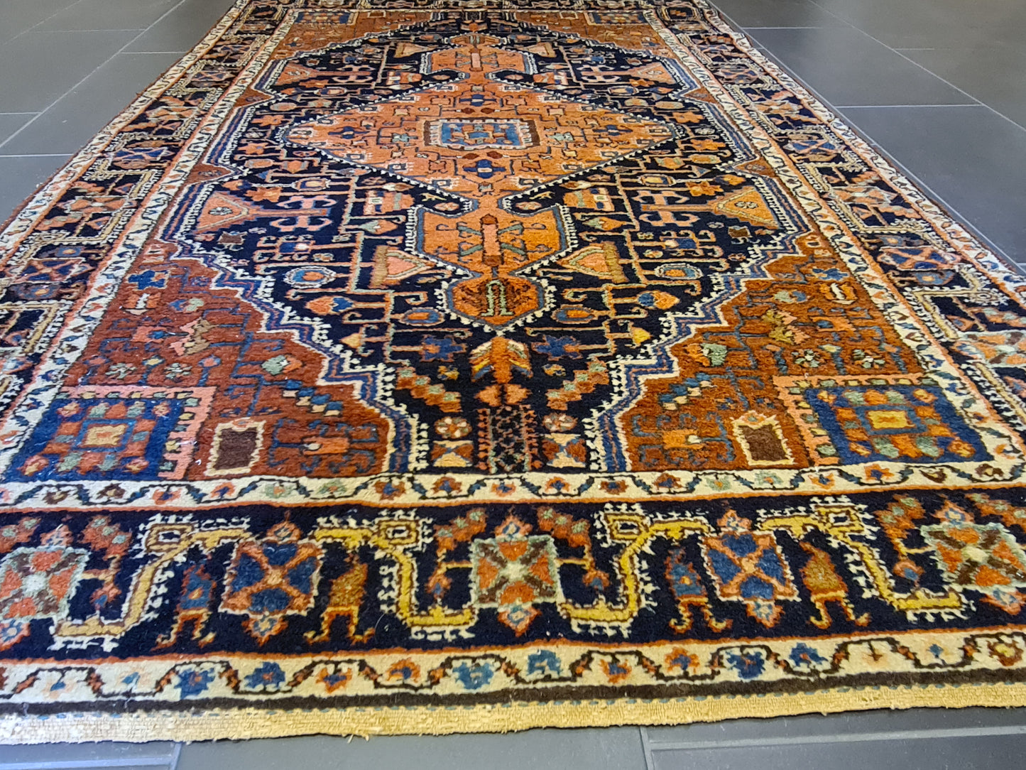 Antiker Persischer Fergahan Teppich – Handgeknüpftes Orient-Kunstwerk 213x133cm