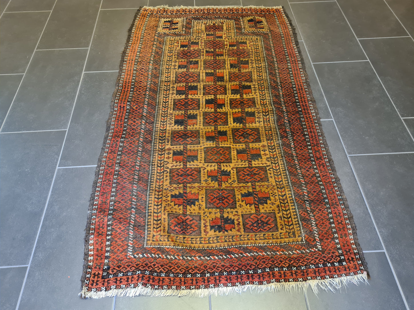 Antiker Belutsch Gebetsteppich – Ein Sammlerstück aus dem Orient 170x99cm