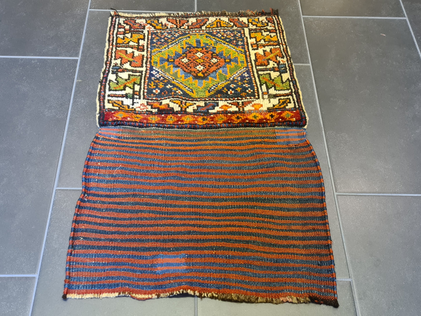 Antiker Shiraz Teppich – Sammlerstück Satteltasche 84x53cm
