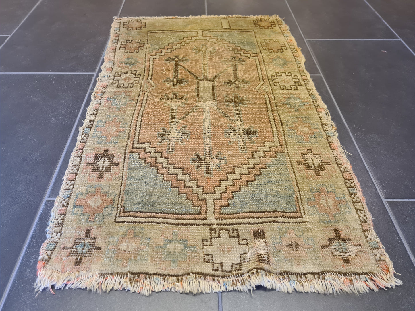 Antiker Anatol Teppich – Sammlerstück (100 Jahre) 90x56cm
