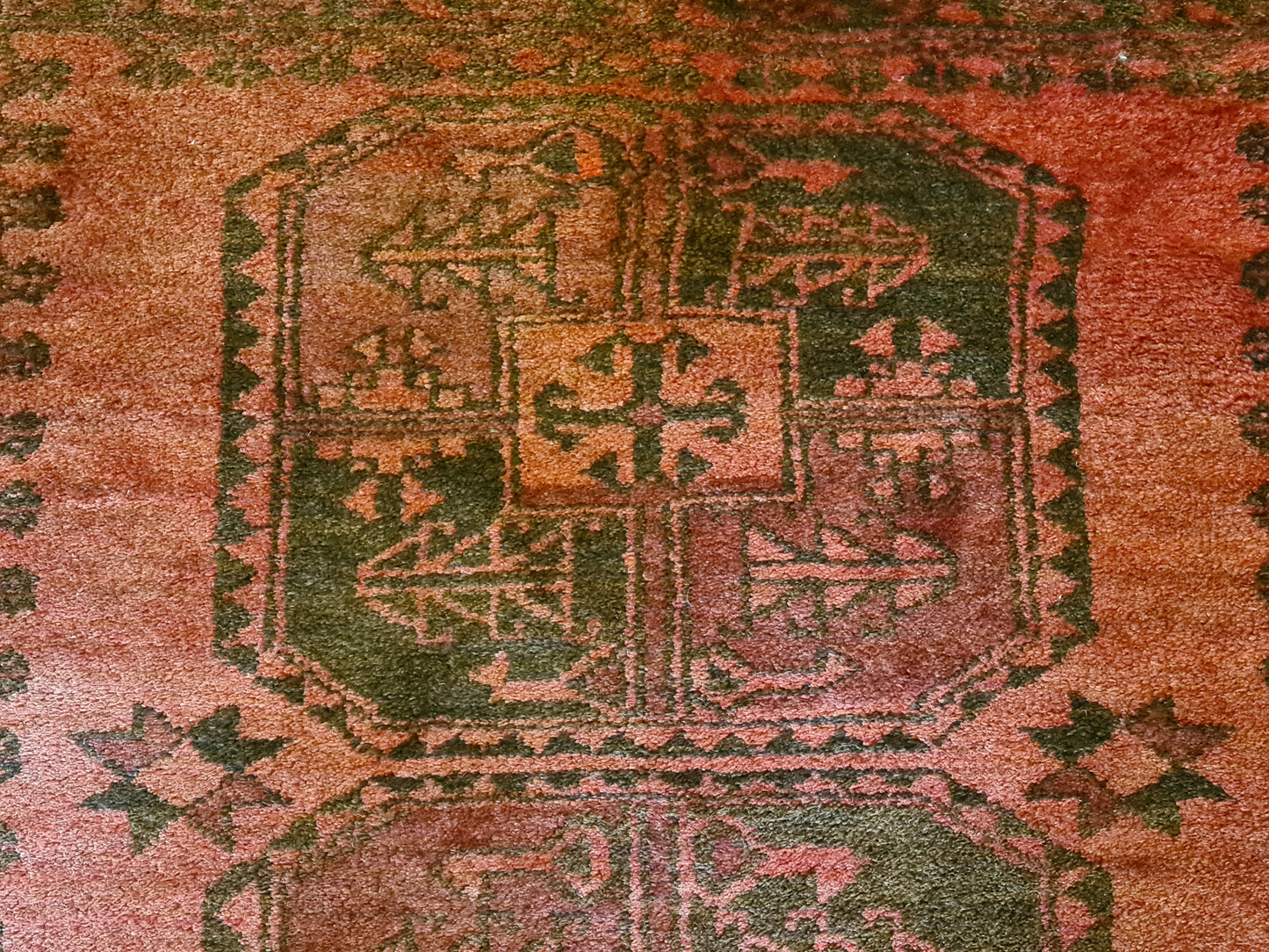 Antiker Handgeknüpfter Orientteppich – Afghanischer Art Déco Teppich 136x114cm