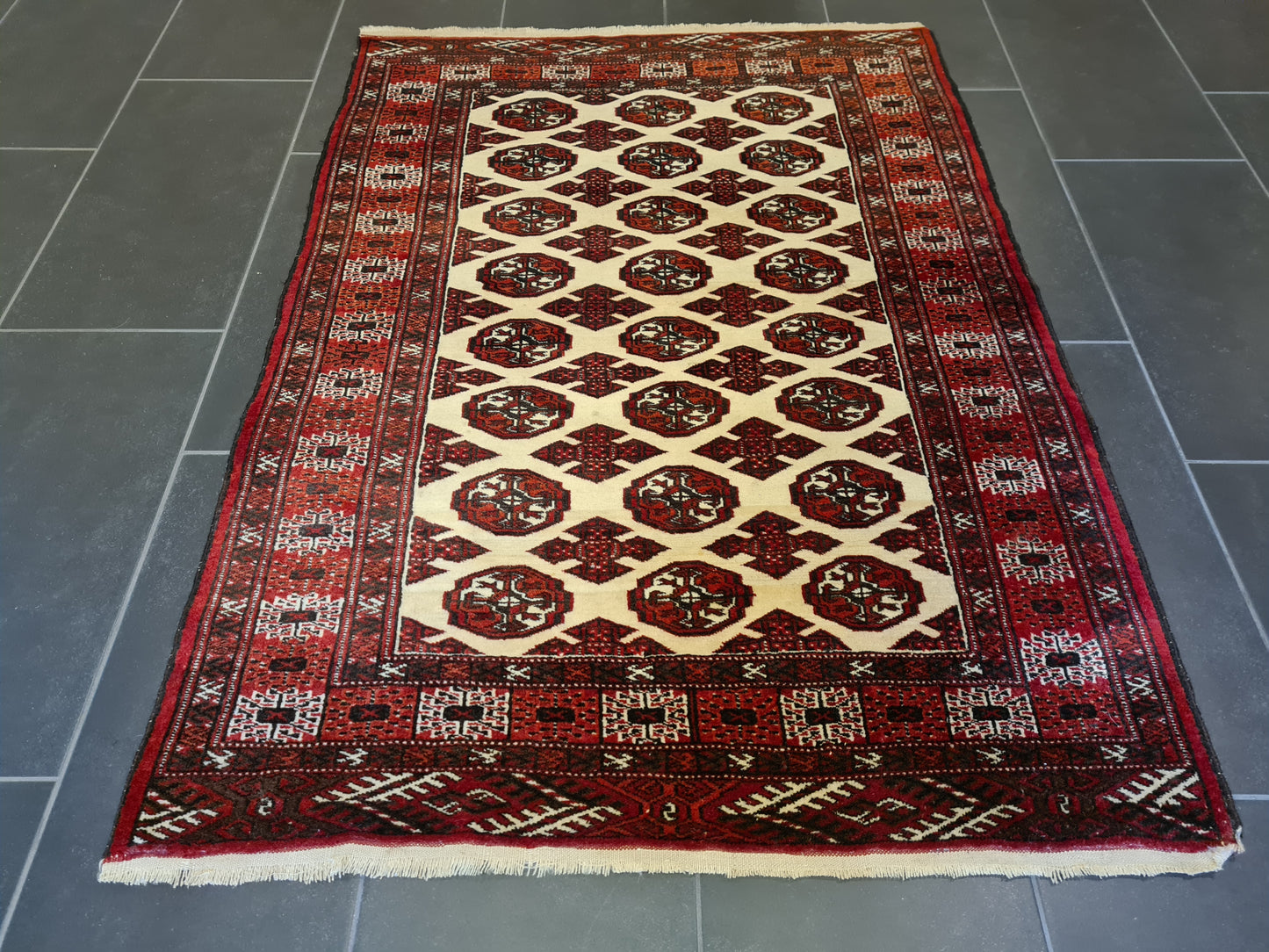 Antiker Feiner Turkman Orientteppich Meisterwerk aus Turkmenistan 143x106cm