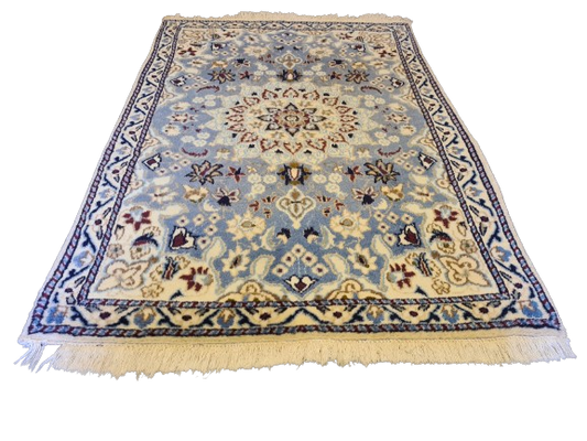 Handgeknüpfter Persischer Nain Teppich Blumenmotive 130x88cm