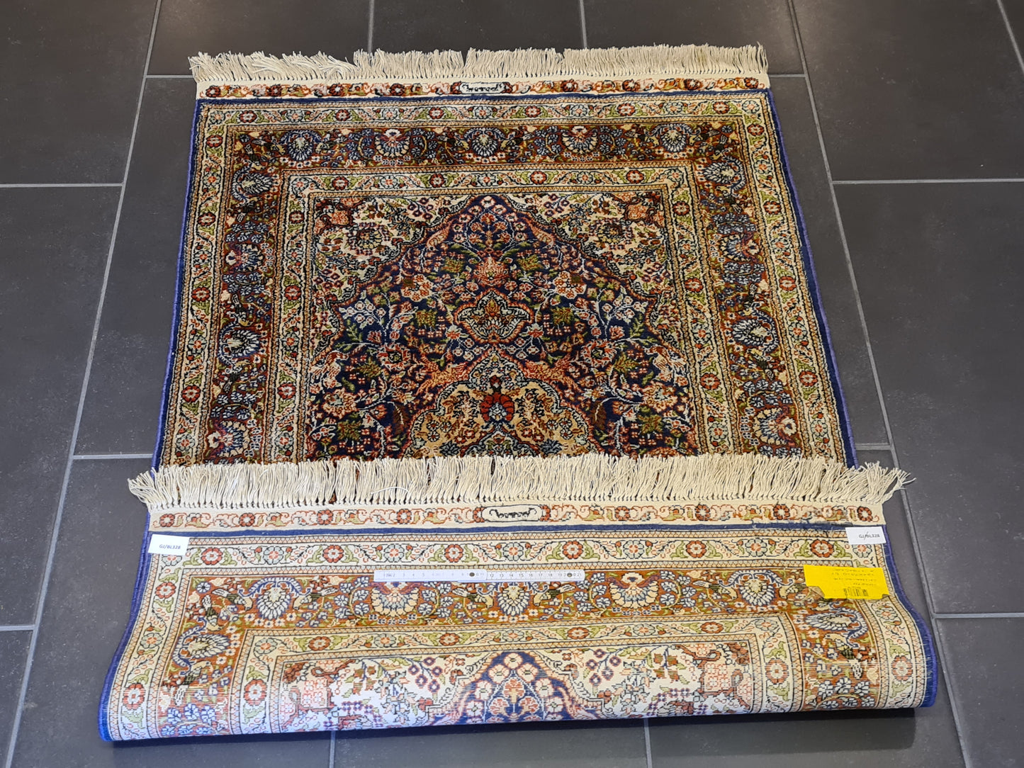 Handgeknüpfter Seiden Teppich aus China Hereke 123x78cm