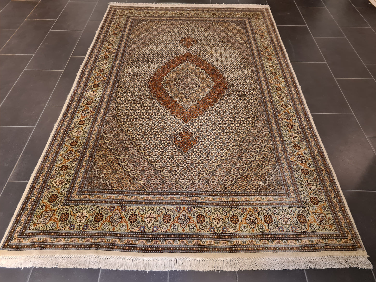 Handgeknüpfter Orientteppich Signierter Perser Teppich Täbris Mahi 255x170cm