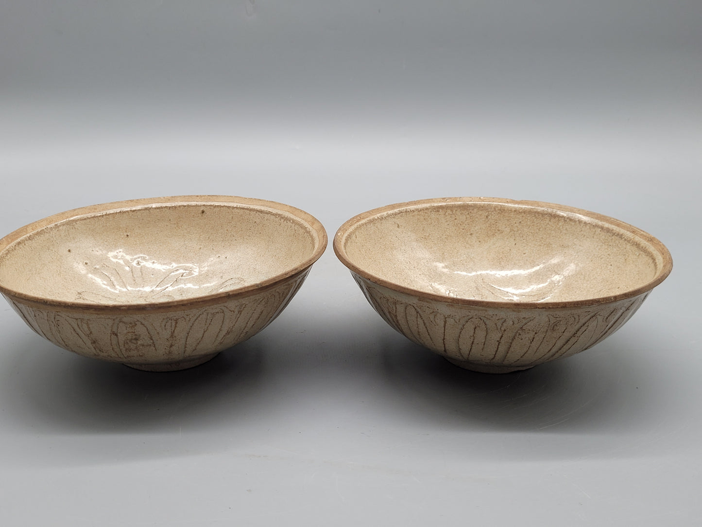 Antike dekorative Chinesische Schalen aus Steingut