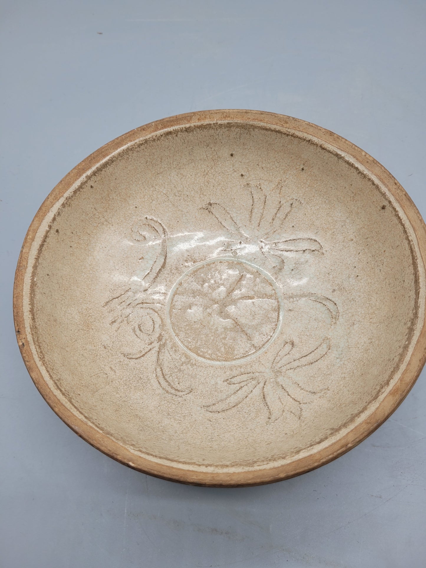 Antike dekorative Chinesische Schalen aus Steingut