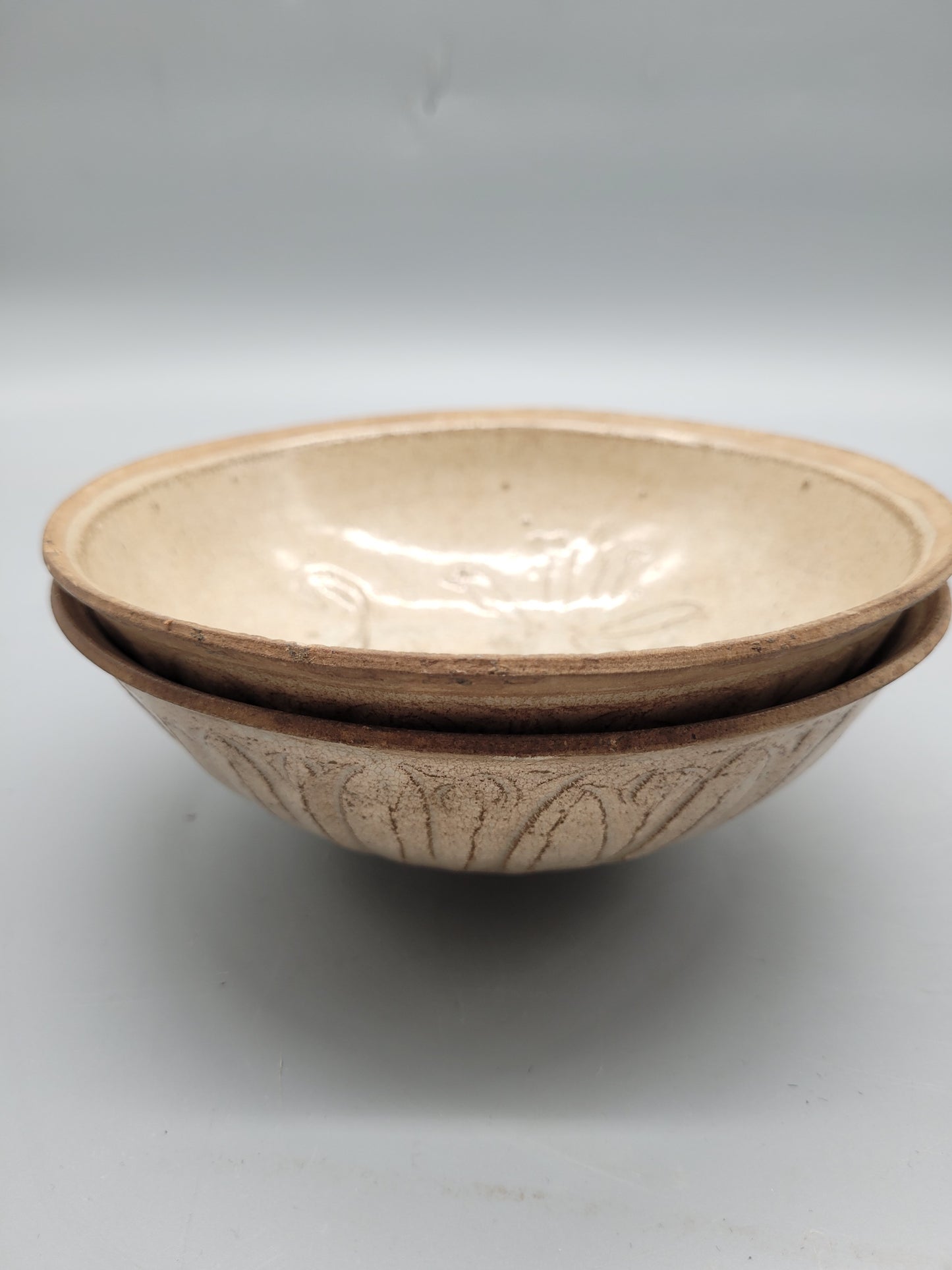 Antike dekorative Chinesische Schalen aus Steingut