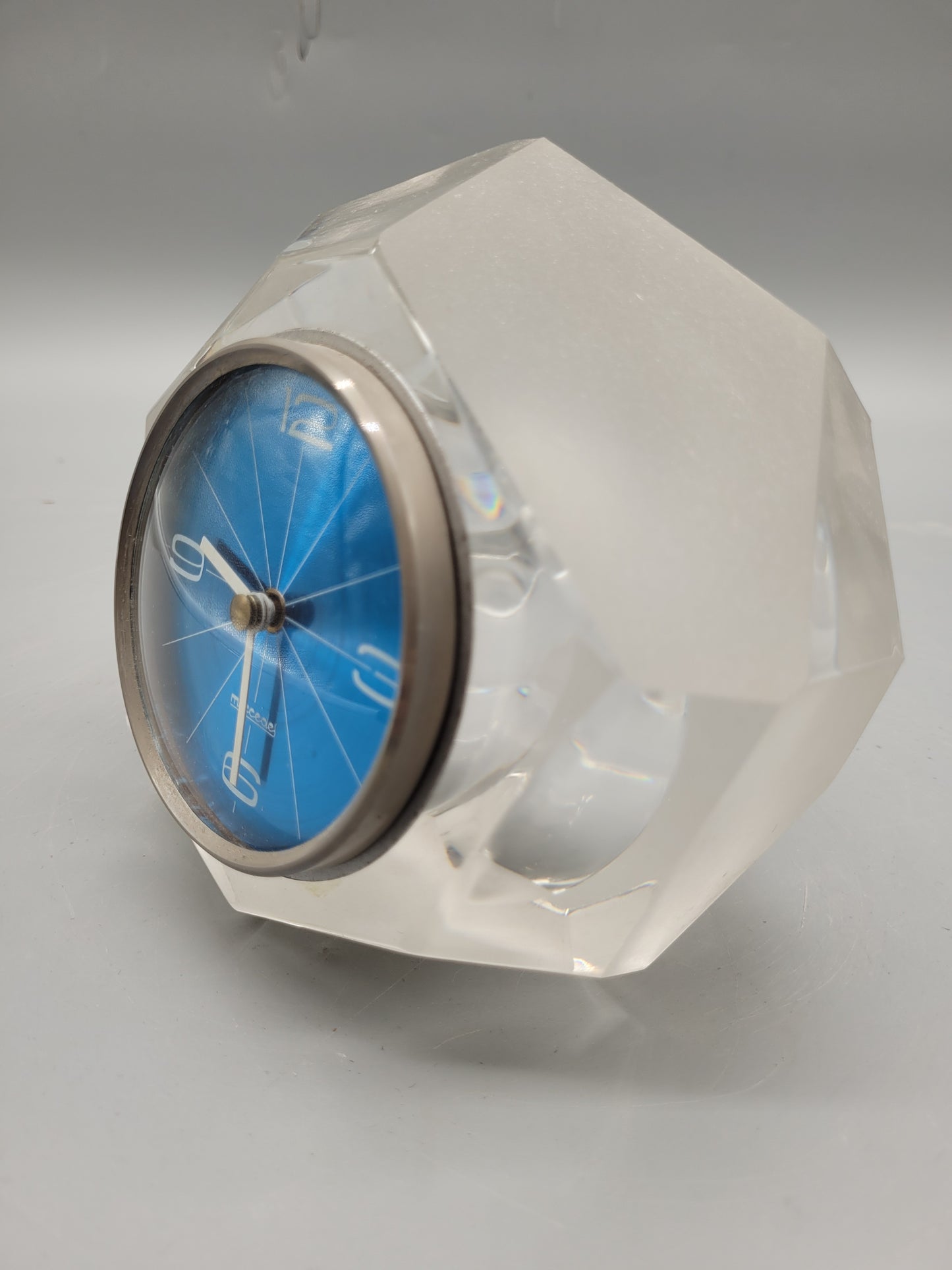 Vintage Mercedes Tischuhr aus Glas und Kristall (70er Jahre)