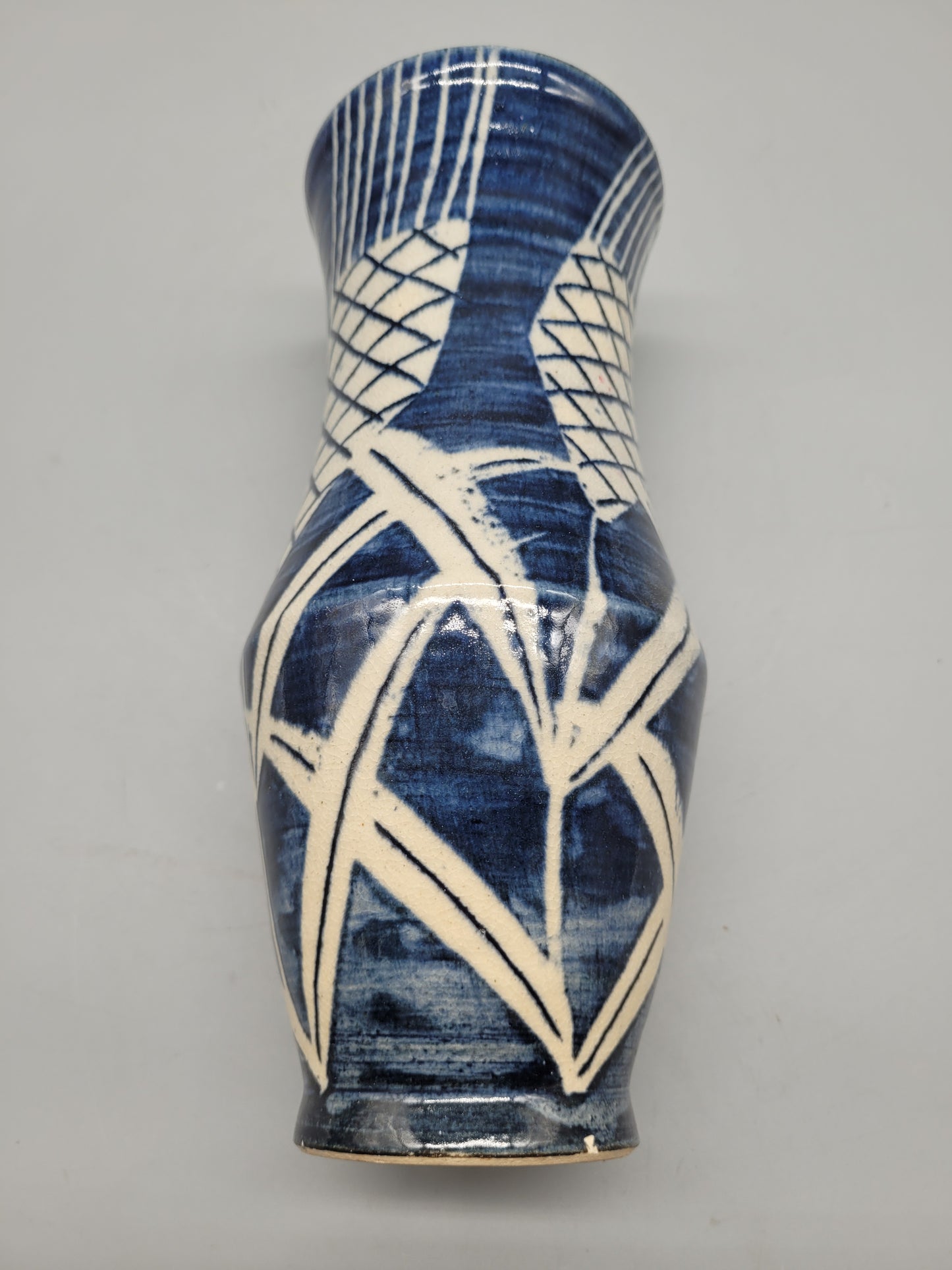 Vintage Stilvolle Keramikvase in Blau und Weiß gemustert