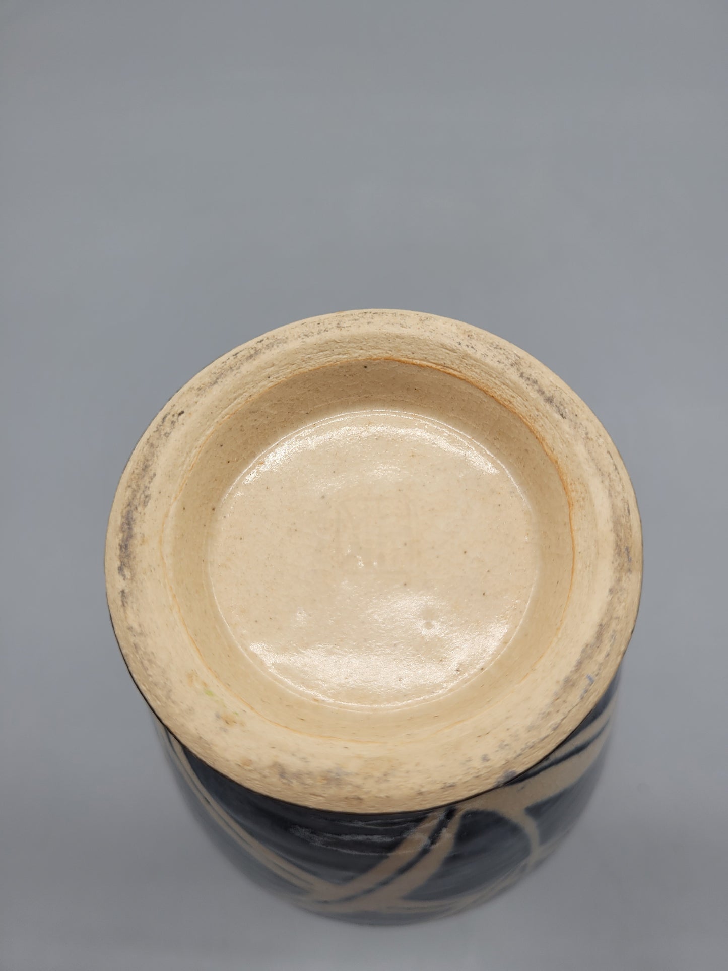 Vintage Stilvolle Keramikvase in Blau und Weiß gemustert