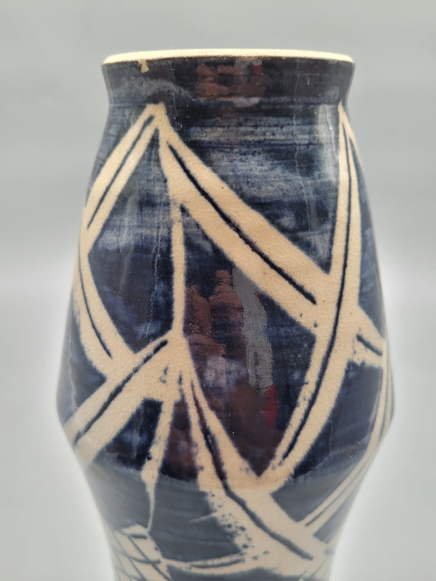 Vintage Stilvolle Keramikvase in Blau und Weiß gemustert