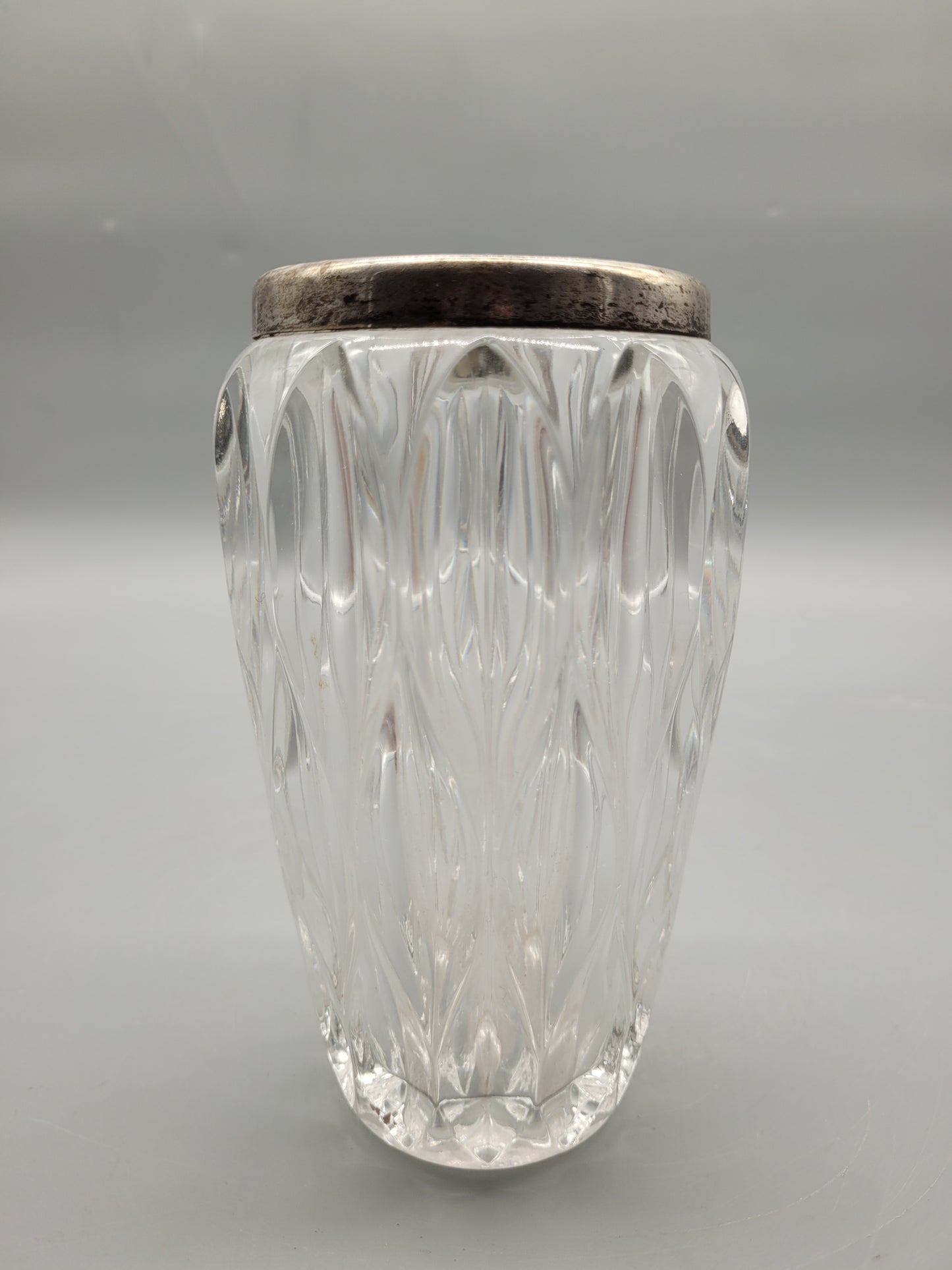 Dekorative Vintage Vase aus Kristallglas mit versilbertem Rand